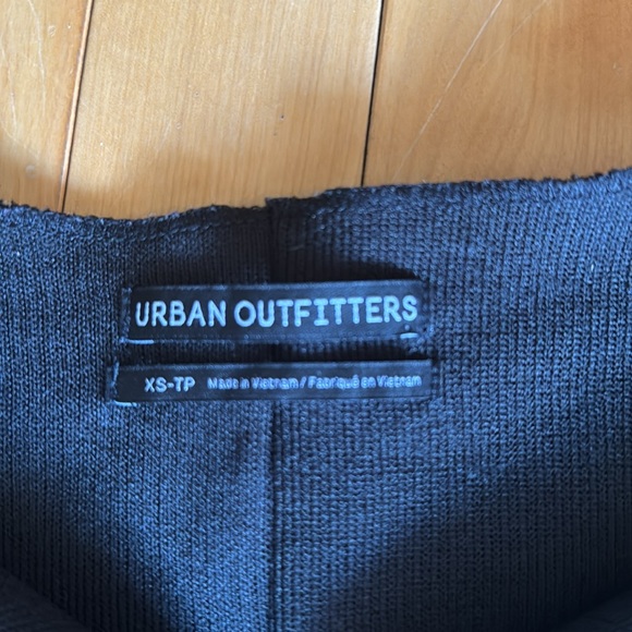 Barely worn urban outfitters sweater - Picture 2 of 3